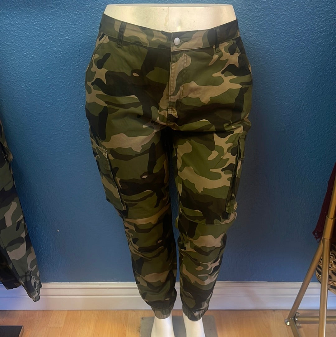 CAMO JOGGER PANTS